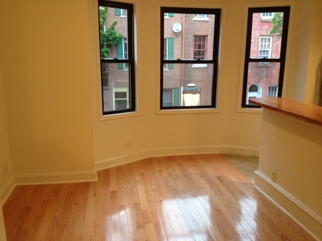 Building Photo - 1020 Pine St