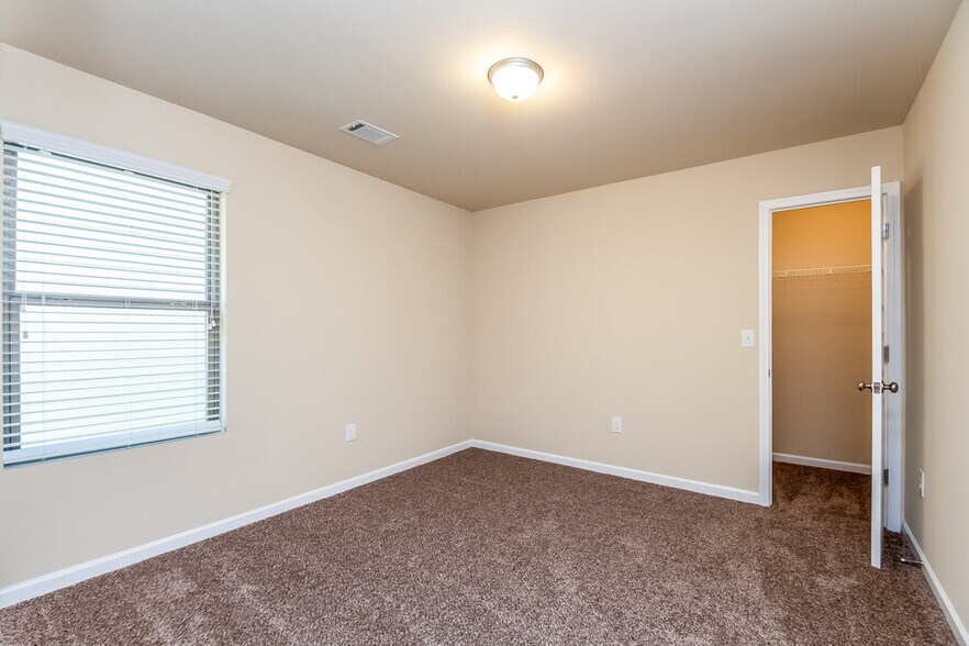 Building Photo - 1205 Faye Ct