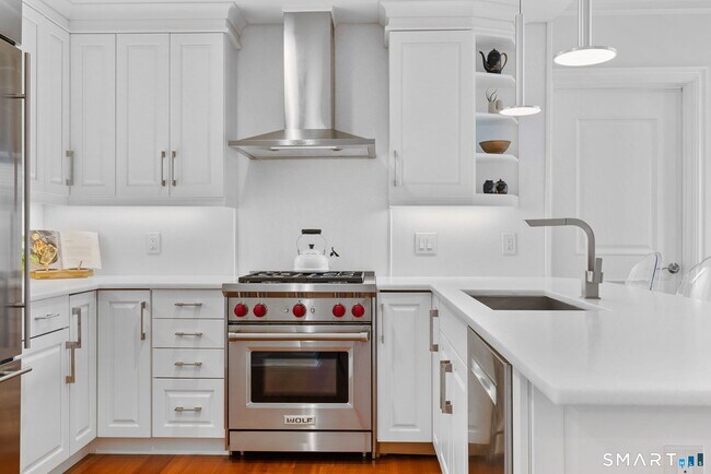 Building Photo - 85 Memorial Rd