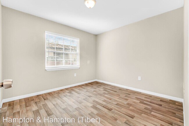 Building Photo - 2 br, 1 bath House - 1100 BIRCHWOOD CT UNIT B