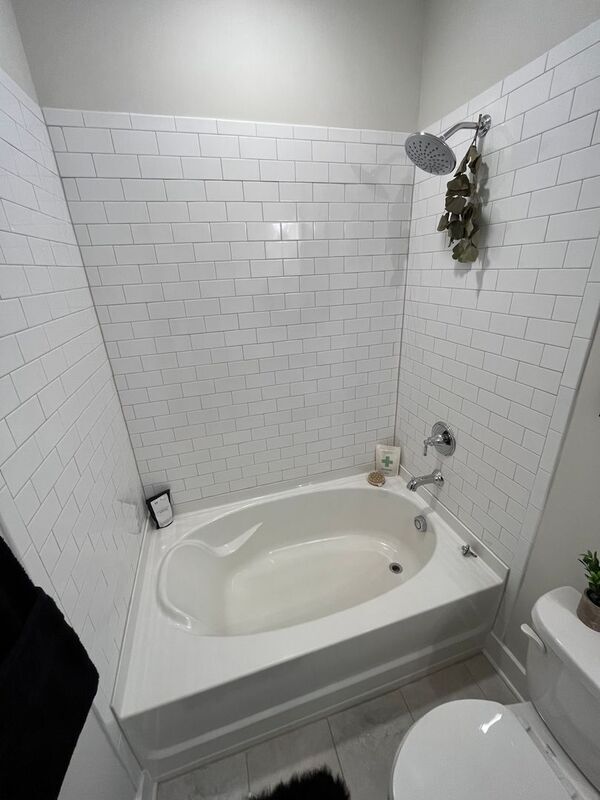 Building Photo - 1601 Draper Vw Lp