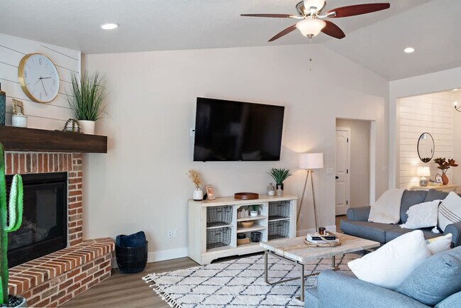 Building Photo - 3273 2530 S