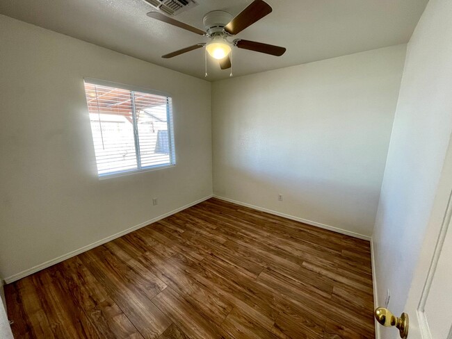 Building Photo - Cute 3 Bedroom Home Near Splash Pad and Hu...