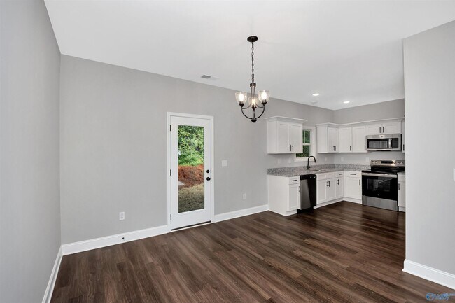 Building Photo - 1711 Golf Club Ln NW