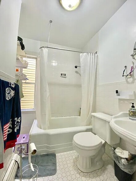 Building Photo - 137 Marcella St