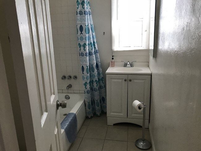 Bathroom is bright and airy - 2639 Dobinson St