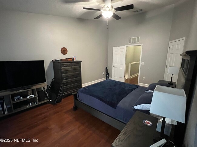 Building Photo - 4193 Highwood Dr