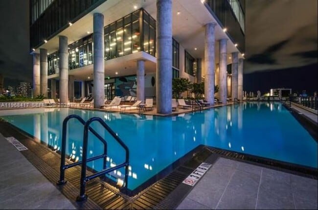 Building Photo - 398 NE 5th St