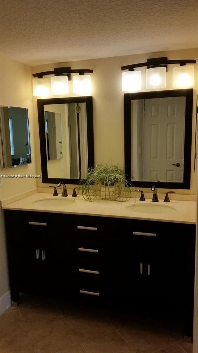 Building Photo - 275 Seabreeze Cir