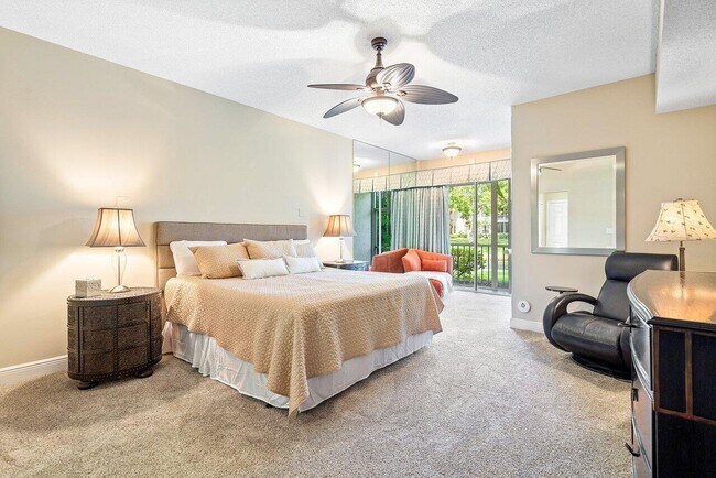 Building Photo - 5070 Lake Catalina Dr