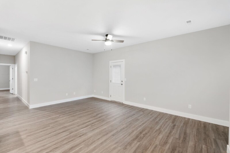 Building Photo - 5120 N Cypress St