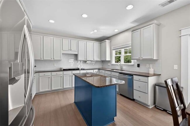 Building Photo - 7819 Brass Lantern Dr