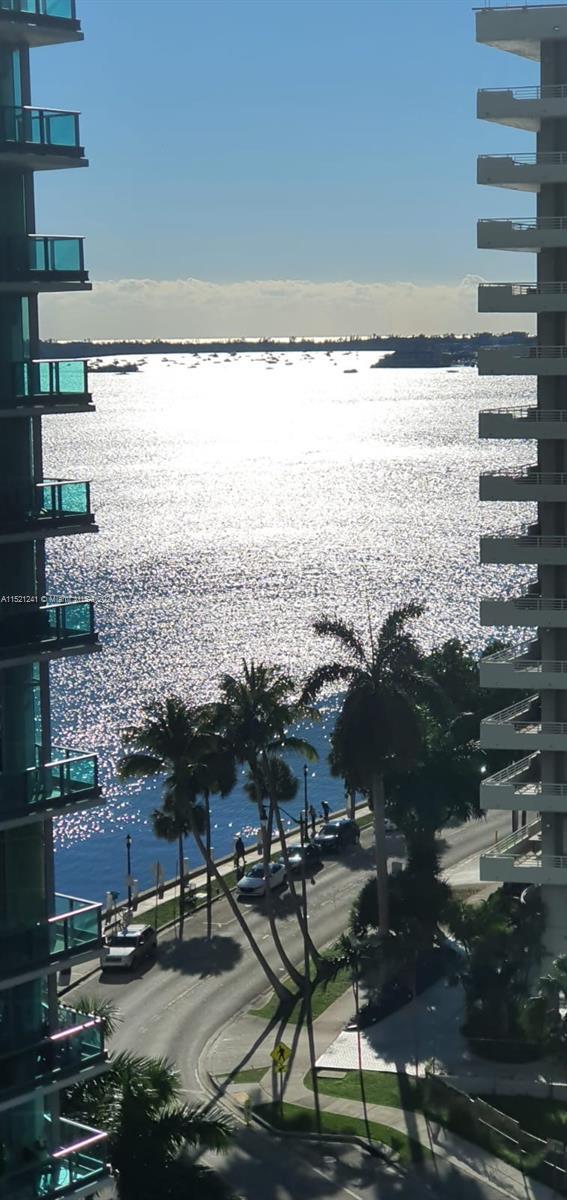 Building Photo - 1300 Brickell Bay Dr