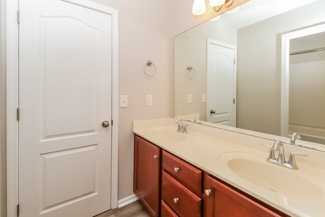 Building Photo - 14136 Green Birch Dr