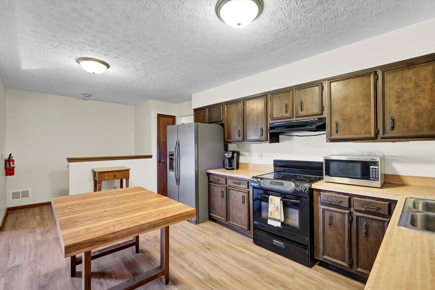 Building Photo - 10312 Going Ct