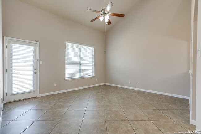 Building Photo - 2307 Clover Ridge
