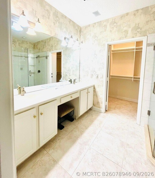 Building Photo - 1641 SW Harbour Isles Cir