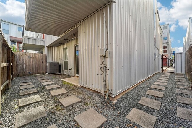 Building Photo - 6951 Ardmore St