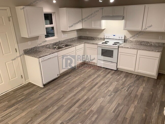 Building Photo - 2605 Craftsbury St