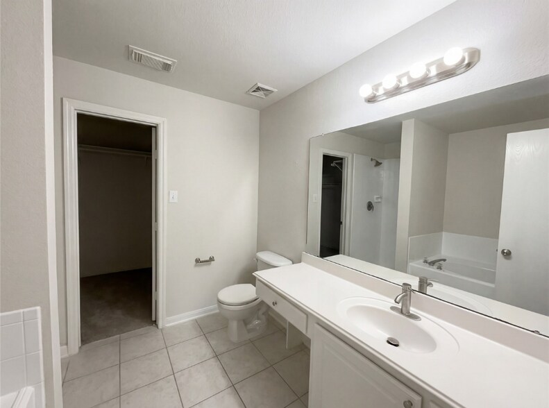 Building Photo - 1910 Tommy Ln