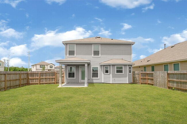 Building Photo - 5510 Blackbird Ln