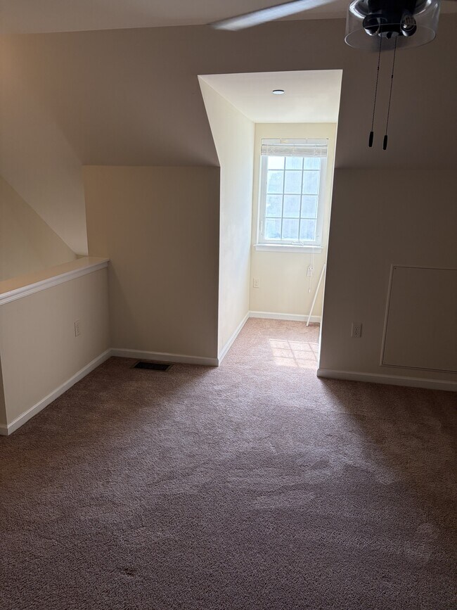 Building Photo - 530 Byler Cir