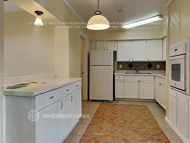 Building Photo - 508 Zinnia Dr