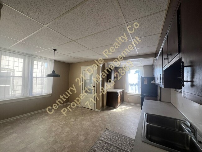 Building Photo - 3 Bedroom Home in Red Lion School District
