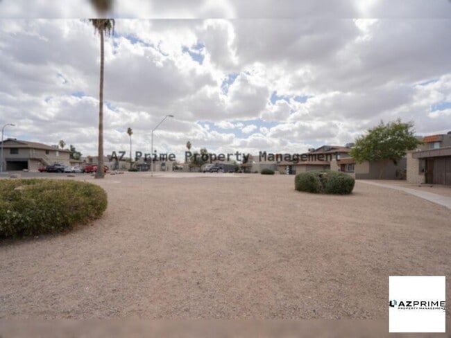 Building Photo - Charming 2BR/1BA Phoenix Condo - Prime Location &amp; Modern Touches!
