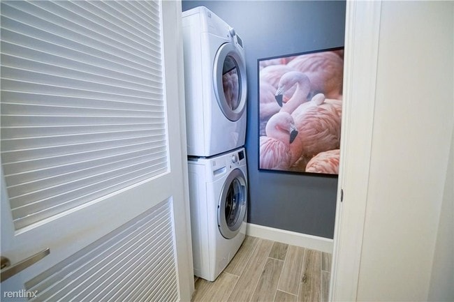 Building Photo - 8050 SW 72nd Ave