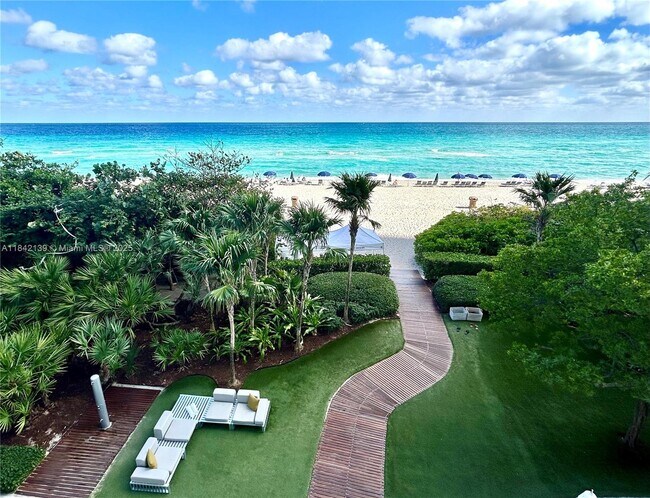 Building Photo - 17121 Collins Ave