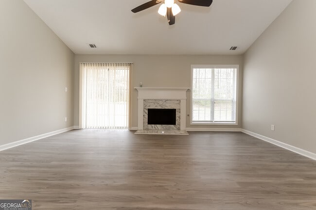 Building Photo - 105 Timberwood Dr