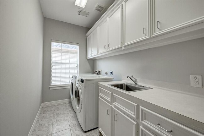 Building Photo - 13518 Broadmeadow Ln