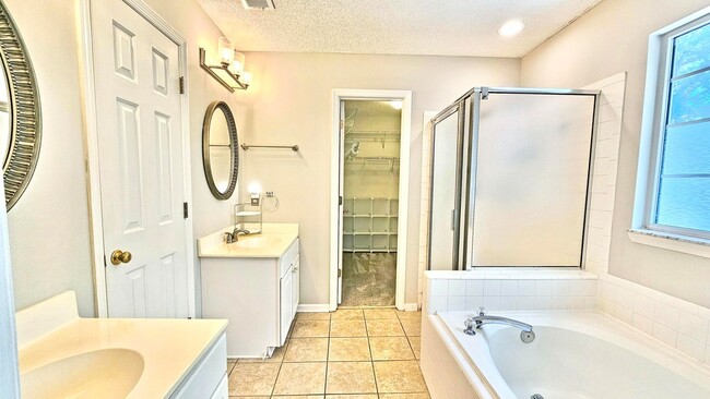 Building Photo - 94 Blairmore Dr