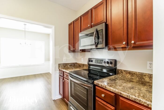 Building Photo - 5110 Thurston Ct