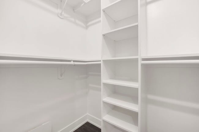 Building Photo - 1814 S Throop St