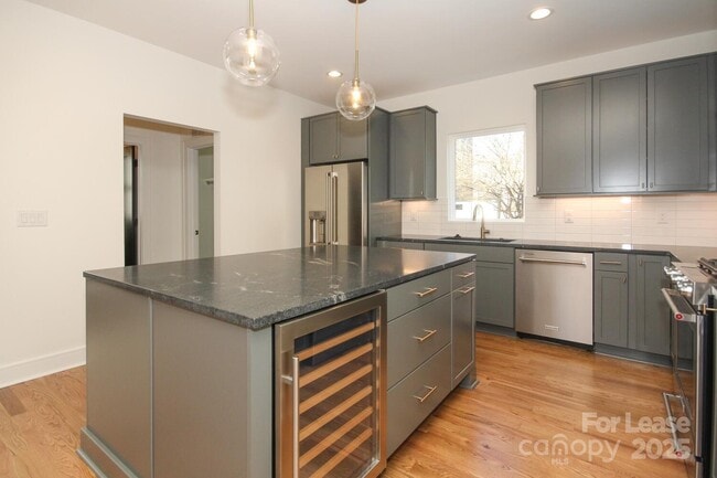 Building Photo - 1110 Greenleaf Ave