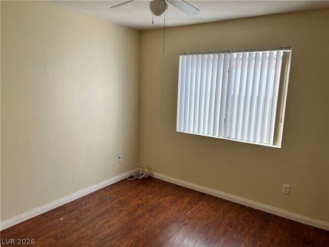 Building Photo - 5705 Cliff Point