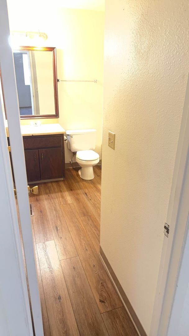 Building Photo - 4988 Ivor Dr