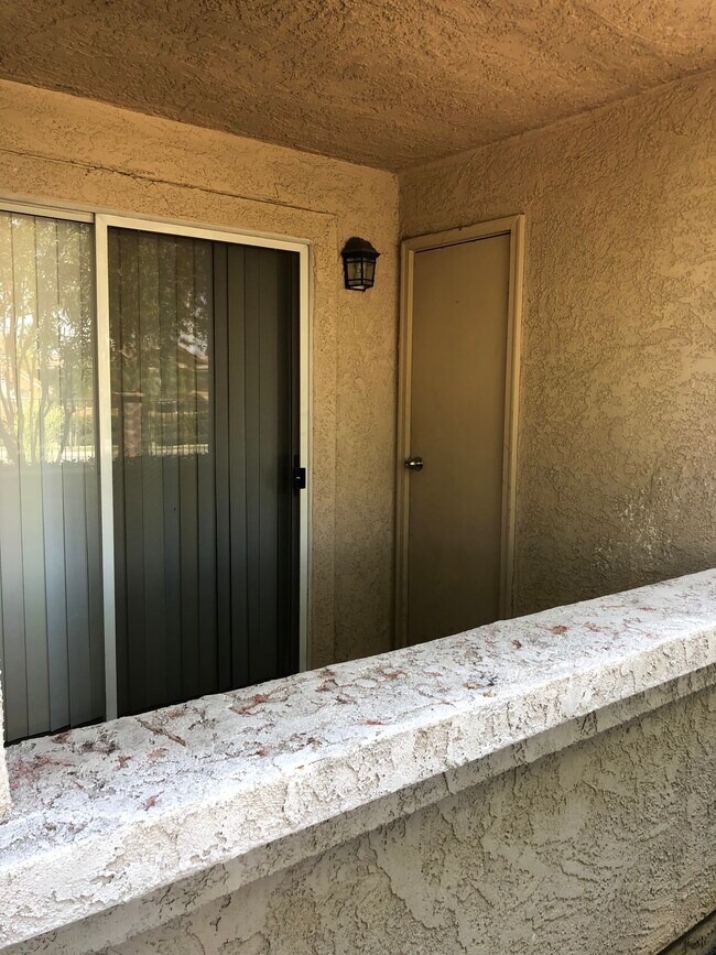 Building Photo - 2325 Del Mar Way # 103