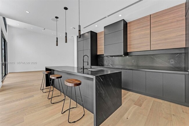 Building Photo - 630 NE 82nd St