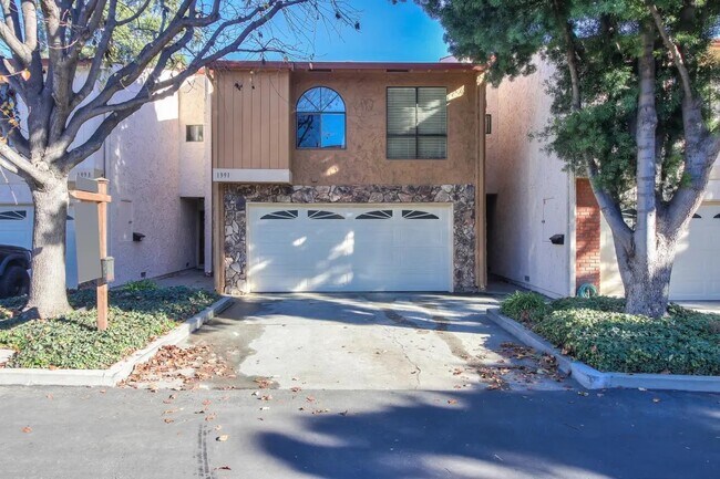 Primary Photo - 1391 Gazdar Ct