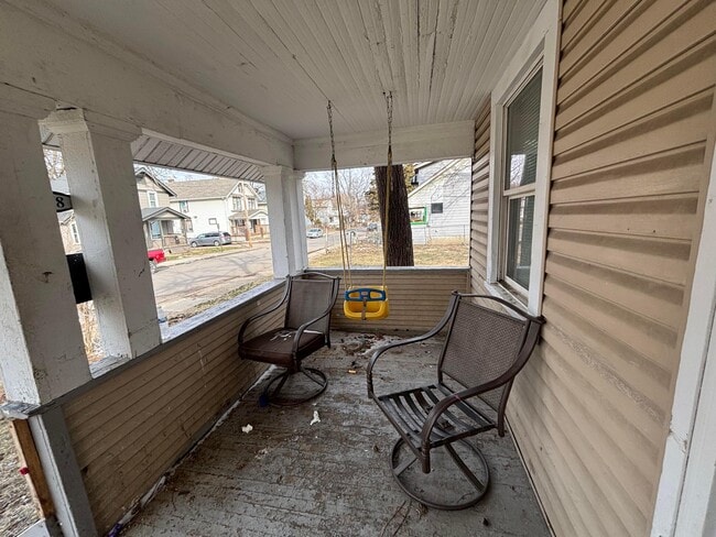 Building Photo - 218 Lechner Ave