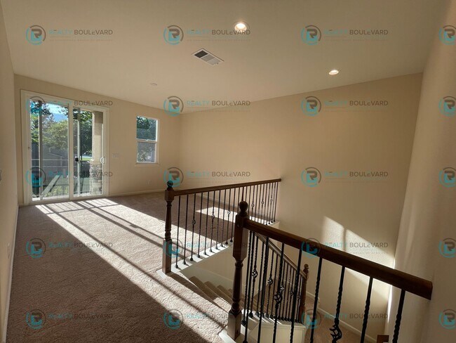 Building Photo - Luxury and Convenience Fully Equipped 3-Bedroom 2.5 Bathroom 2 Car Garage Townhome in Carson City