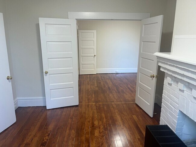 Building Photo - Newly Remodeled 2 Bedroom in Lower Pacific Heights. Washer/Dryer. Open House Sat/Sun 12-1 PM*