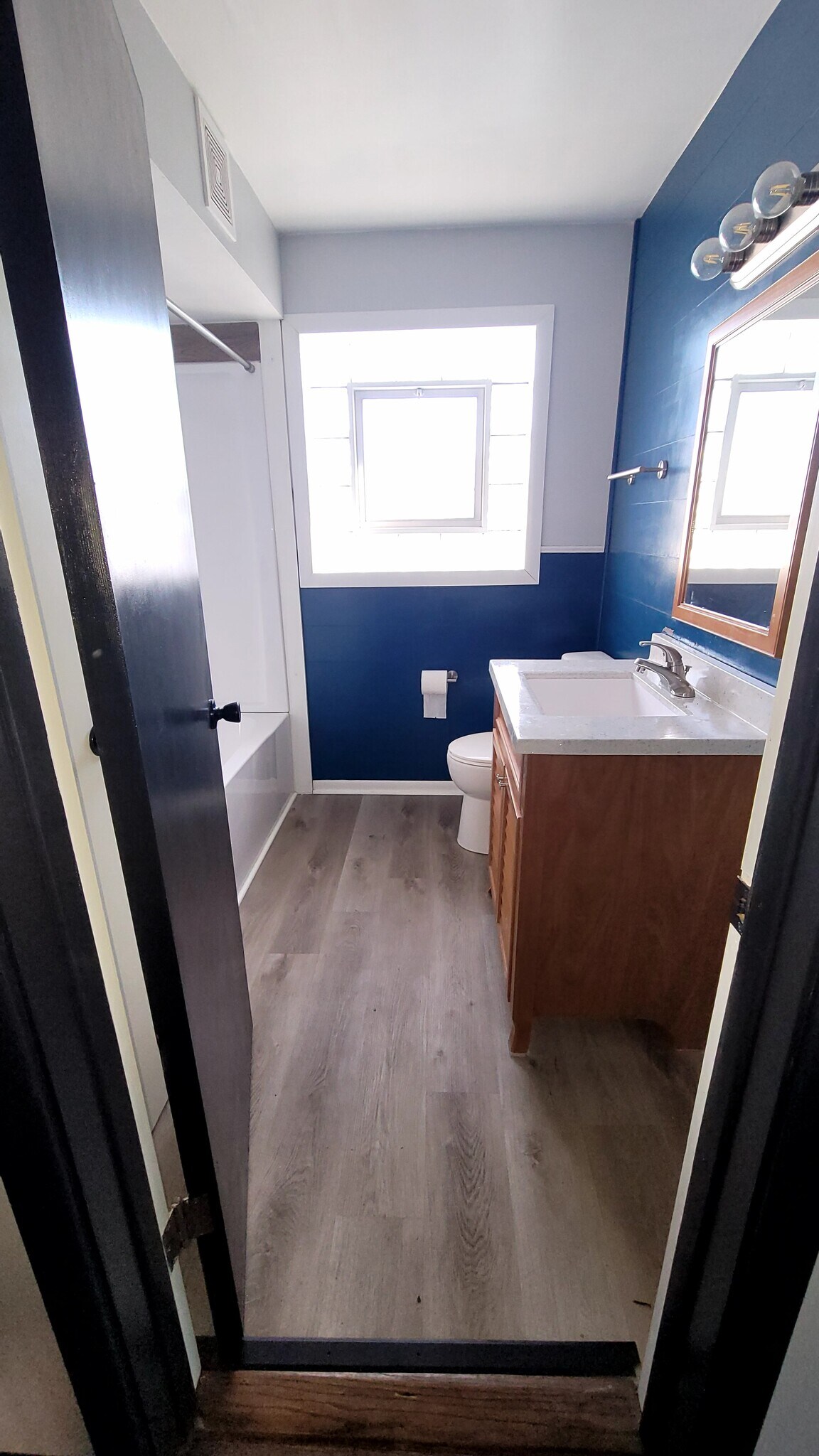 Bathroom - 5122 W Gladys Ave