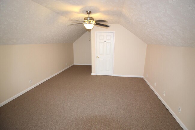 Building Photo - 7138 Summerlin Dr