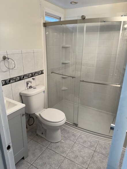 BATHROOM - 114 Pilgrim Pl