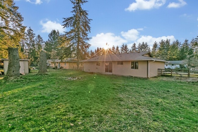 Building Photo - Quite and Ready Rambler