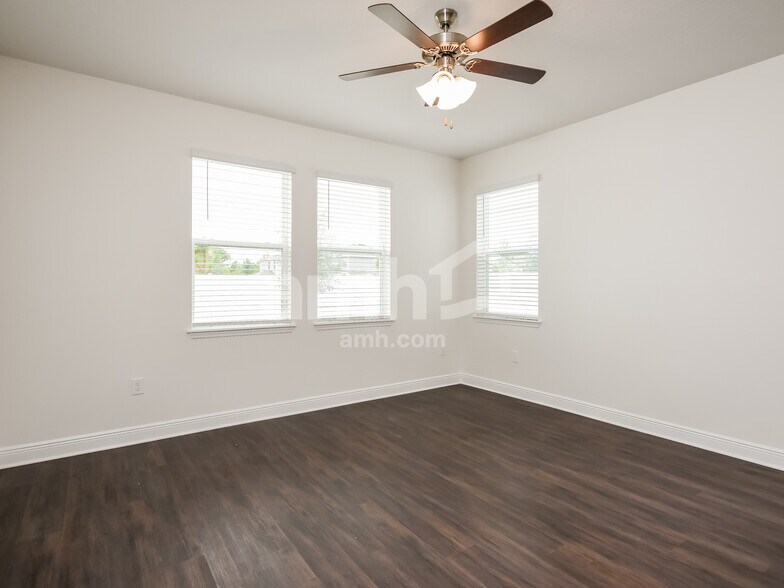 Building Photo - 965 Heavenly Dr